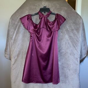 I’m great condition, only worn one time to a wedding. Smoke free home